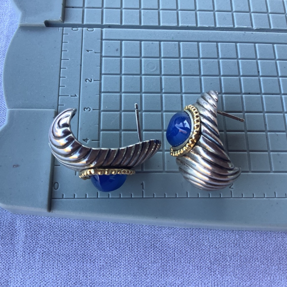 Earrings - Picture 4 of 4